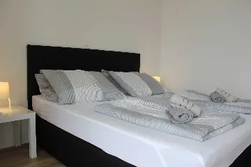 Apartment for 2 in Lokva Rogoznica with Sea View