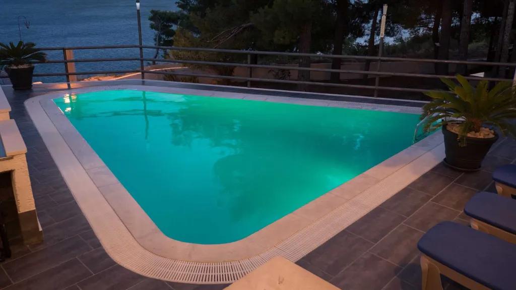 Sea View Apartment in Lokva Rogoznica