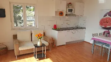 Apartment for 2 in Lokva Rogoznica