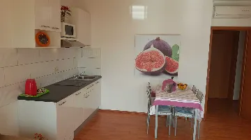 Apartment for 2 in Lokva Rogoznica