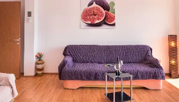 Apartment for 2 in Lokva Rogoznica
