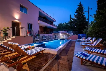 Mlini 1-Bedroom Apartment with Pool Area
