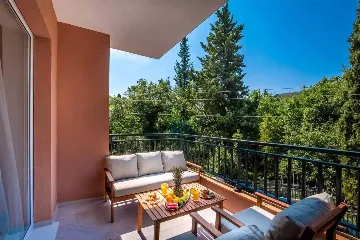 Mlini One-Bedroom Apartment with Pool Balcony