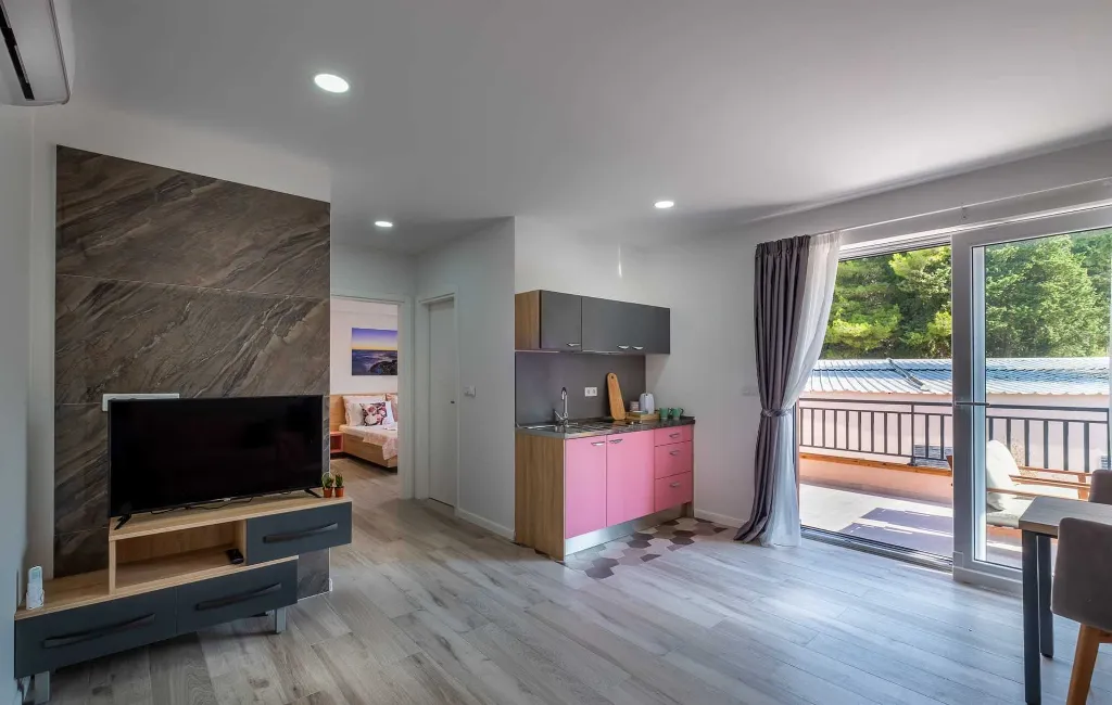 1-Bedroom Apartment with Pool and Balcony in Mlini