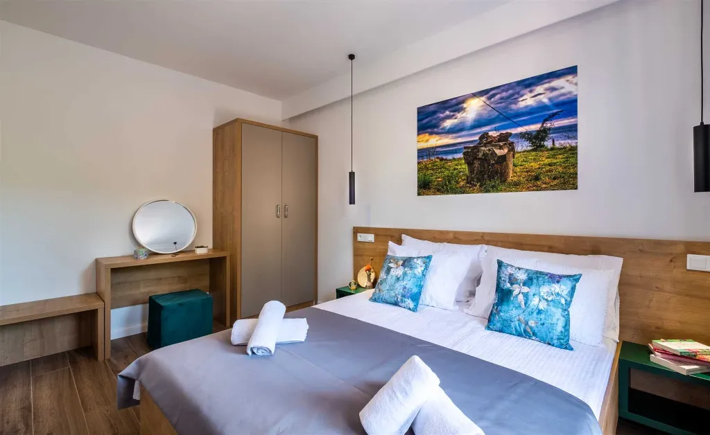 Apartment with Private Balcony and Pool in Mlini