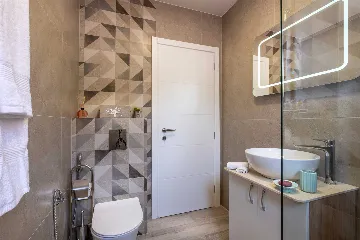 Apartment with Private Balcony and Pool in Mlini