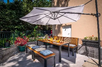 Apartment with Private Balcony and Pool in Mlini