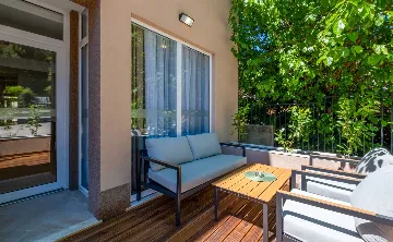 2-Bedroom Apartment in Mlini with Private Terrace