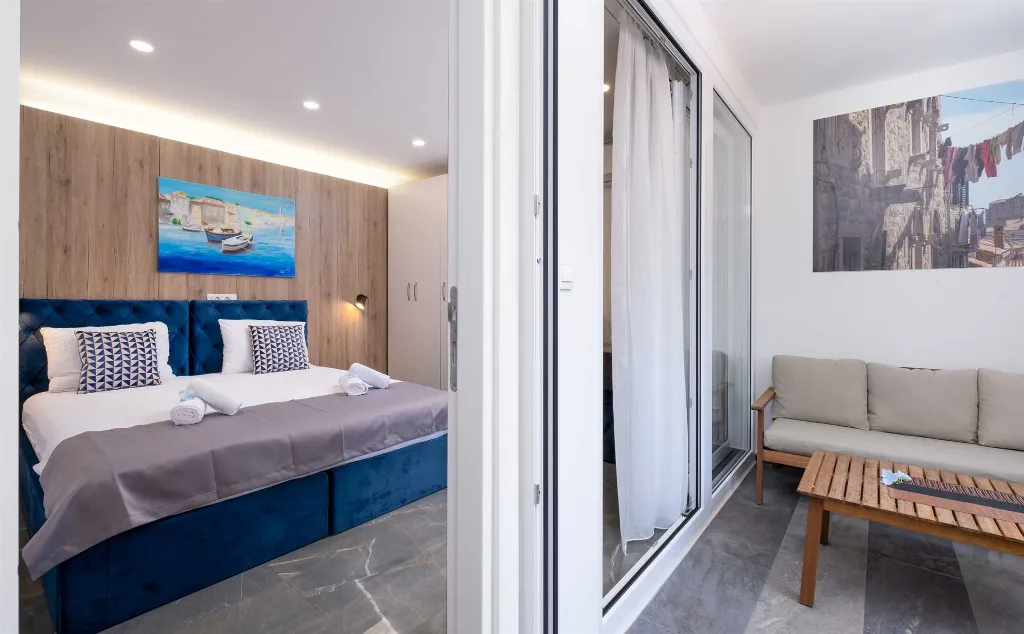 Mlini Apartment for 4 Guests with Pool and Balcony